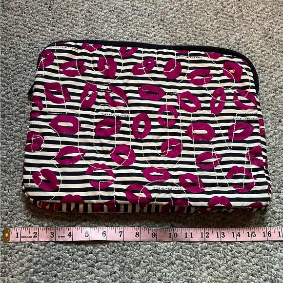 Marc Jacobs laptop case - Picture 4 of 5